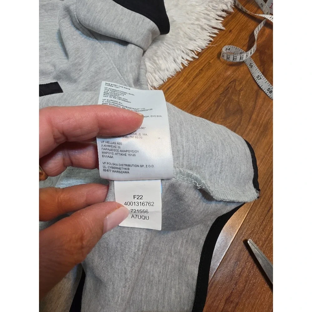 The North Face Mens Gray Black Panel Crew Neck Sweatshirt Zipper Pocket M A7UQU